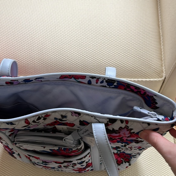 COPY - NWT Vera Bradley Tote With RFID Wallet in Vineyard Floral - Picture 8 of 14